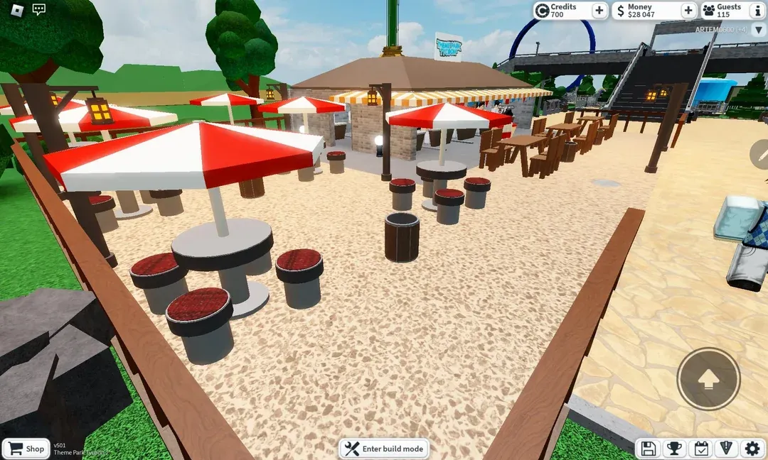 Theme Park Tycoon 2 detailed restaurant exterior with outdoor seating